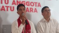 Ndak Mungkin Anak Bapak Saingan